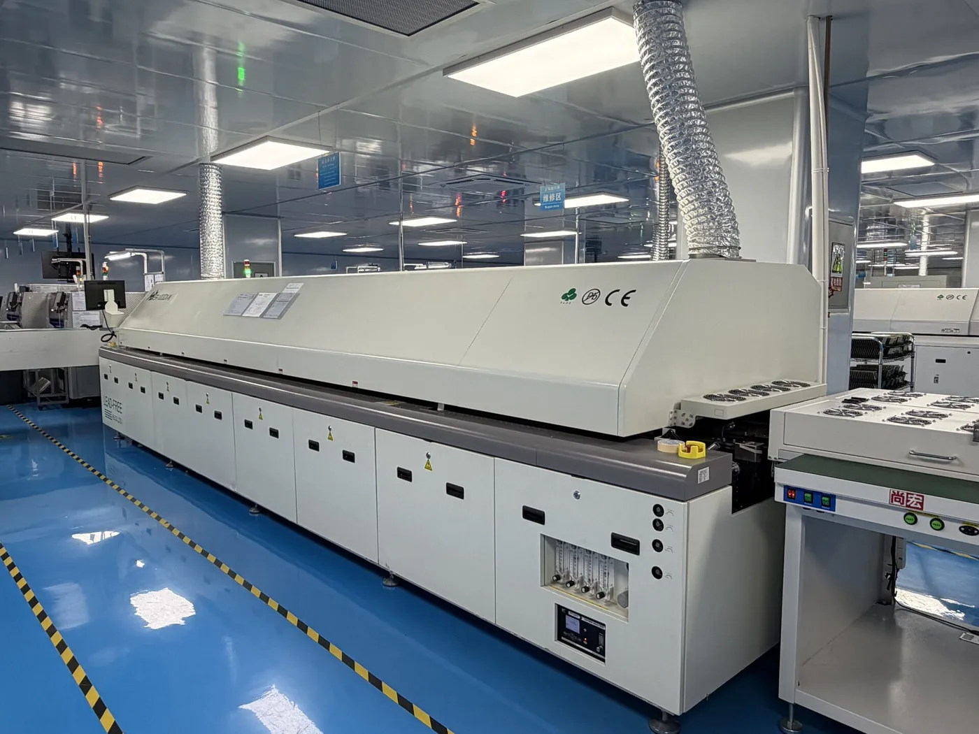 Cuptor de reflow cu azot pe linia SMT din fabrica Shenzhen